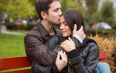 El secreto del amor duradero: Por qué la confianza total puede dañar tu relación (y cómo mantener la chispa)