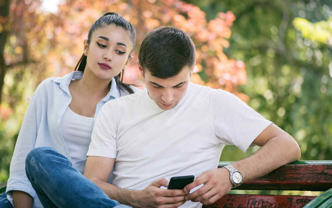 ¿Qué problemas puede llevar a tu relación tener celos excesivos?