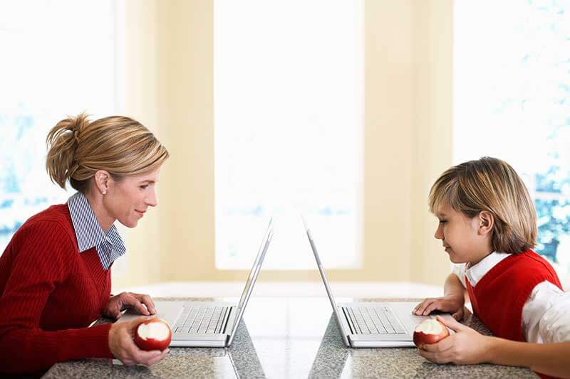 ¿Por qué mi hijo repite conductas de su papá o mamá?