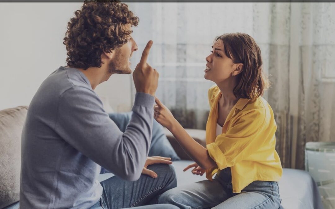 ¿Cómo influyen las diferencias económicas y sociales en una relación de pareja?
