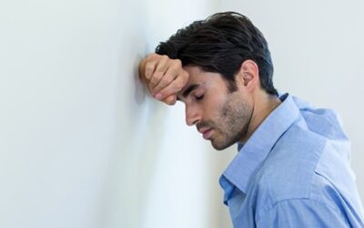 ¿Qué es la ansiedad por estatus y cómo afecta tu bienestar emocional?